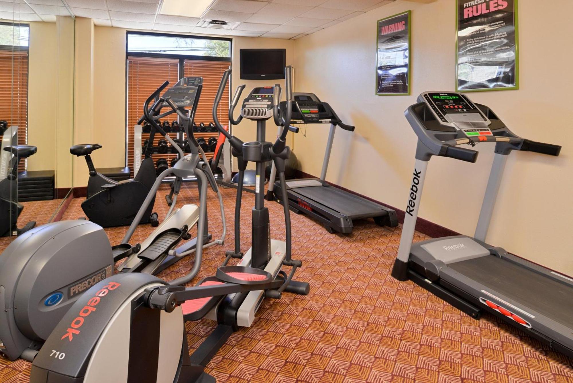 Holiday Inn Express & Suites Austin North Central By Ihg Exterior photo